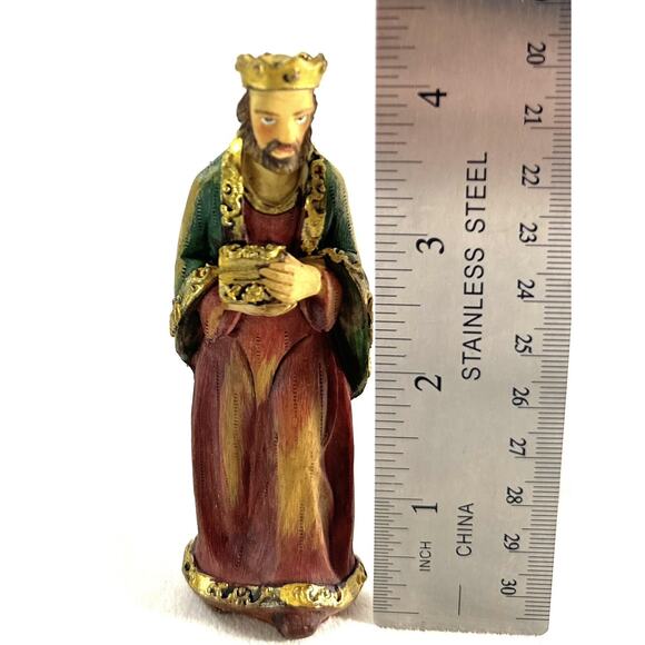 Victoria’s Garden 6 Piece Nativity Scene Small Resin Christmas Nativity - Picture 5 of 14